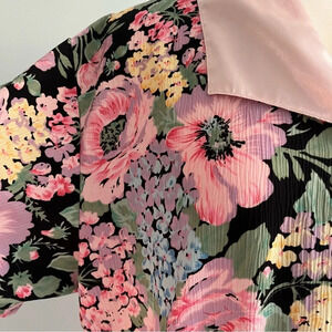 Vintage Victoria’s Secret  Gold Label Floral Pink Sleep Shirt/Gown Size M/L